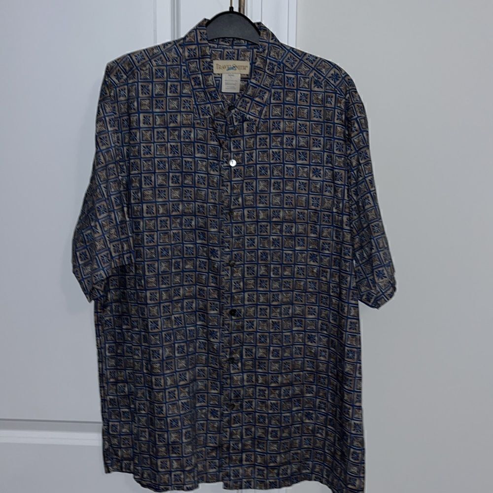 BLUE Taupe Travelsmith Cotton Lawn travel button down vacation business shirt L